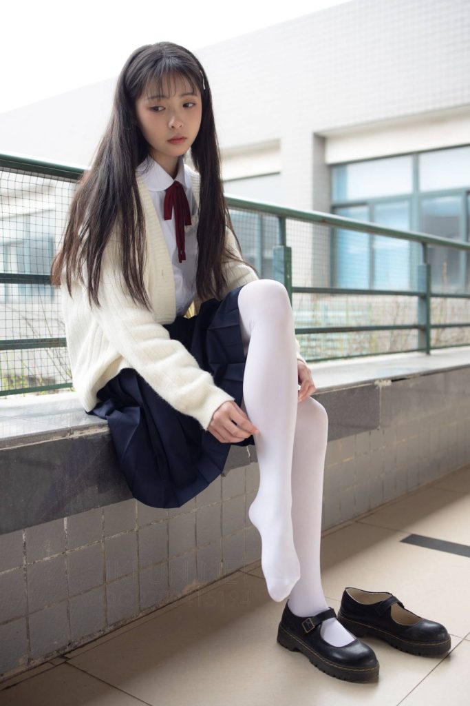 图片[2]-日系学院风穿搭少女，清冷又温柔。-美图馆