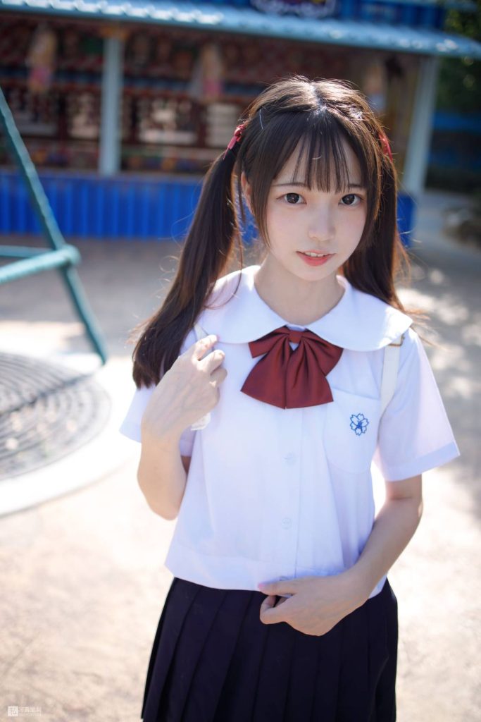 图片[1]-JK制服双马尾少女，青春感拉满。-美图馆