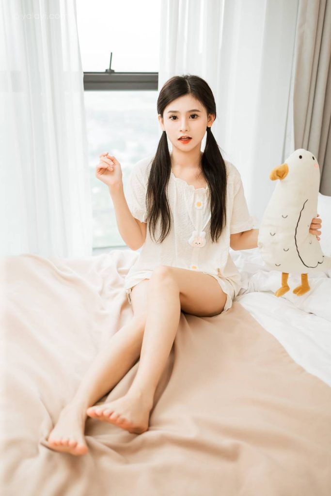 图片[1]-米白睡衣双马尾少女，软萌又治愈。-美图馆