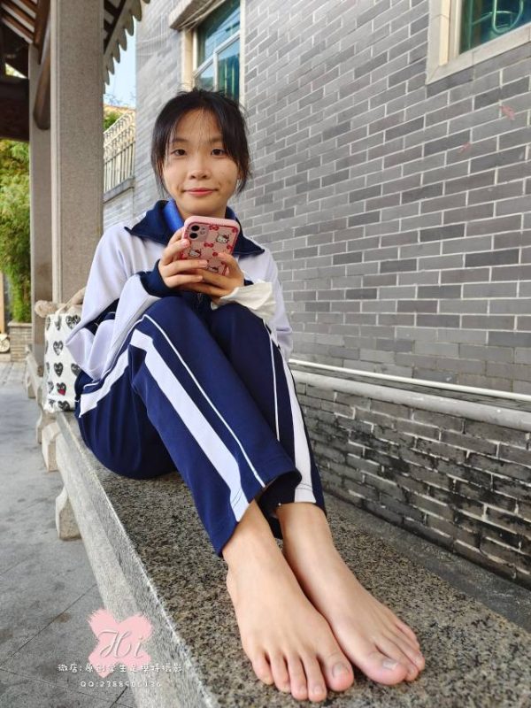 校服清纯少女，青涩又干净-美图馆